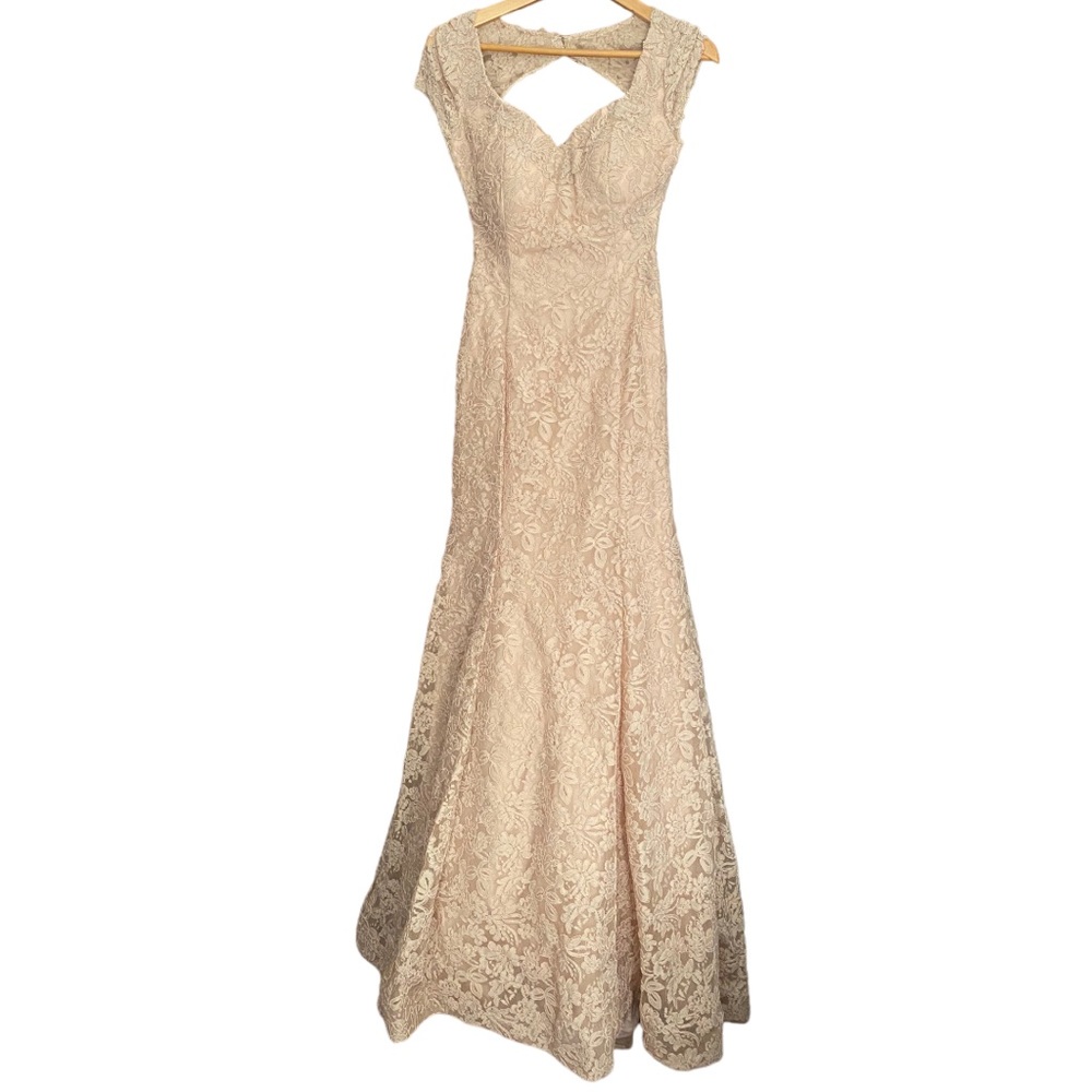 BRAND NEW Royal Queen Cream Lace Formal Gown Size US 6